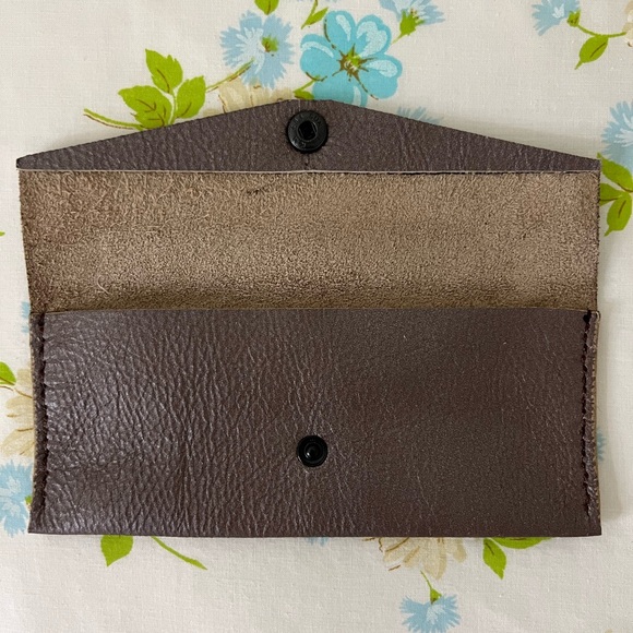 Handmade Genuine Leather Wallet - Picture 2 of 5